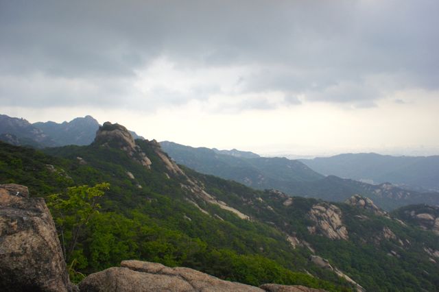 hiking in seoul | bukhansan national park
