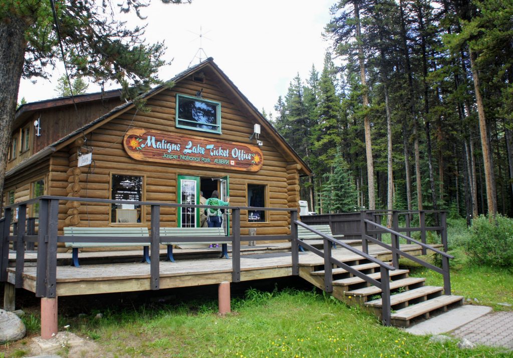Ticket office for the Maligne Lake Cruise