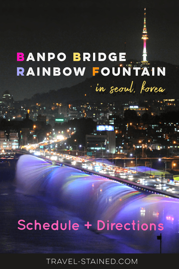 The Banpo Bridge Rainbow Fountain is the longest bridge fountain in the entire world. At night, 200 LED lights illuminate an incredible show that you can't miss.