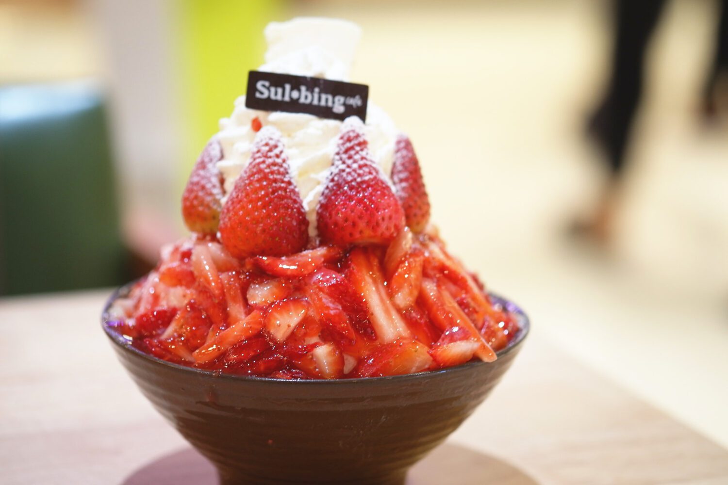 what to eat in korea, strawberry bingsu sulbing