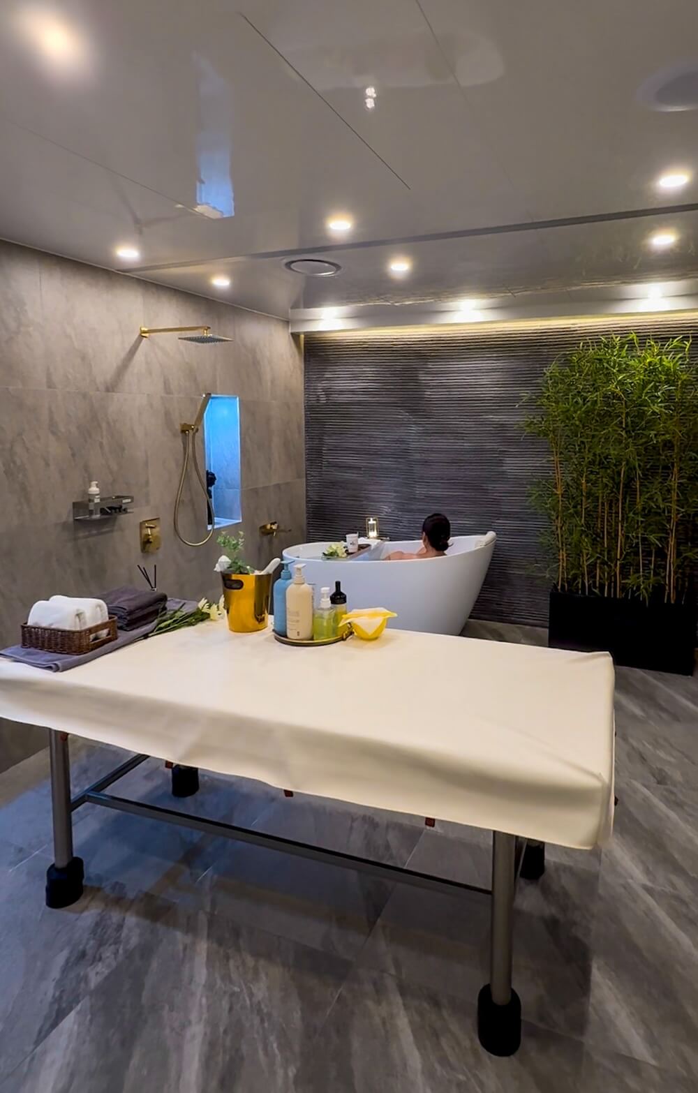private korean body scrub at spa bidan