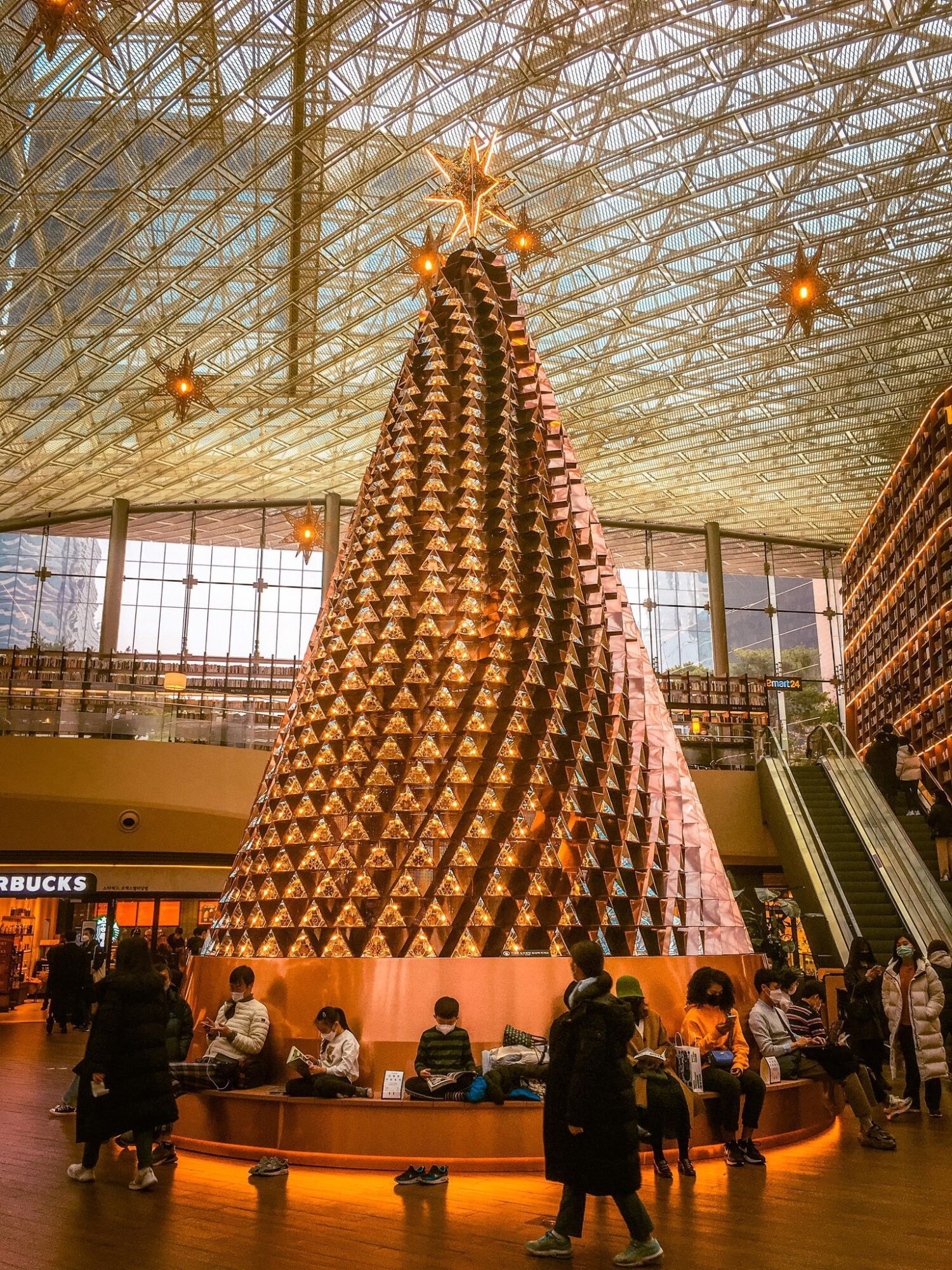 christmas in seoul | christmas tree at starfield library in coex mall