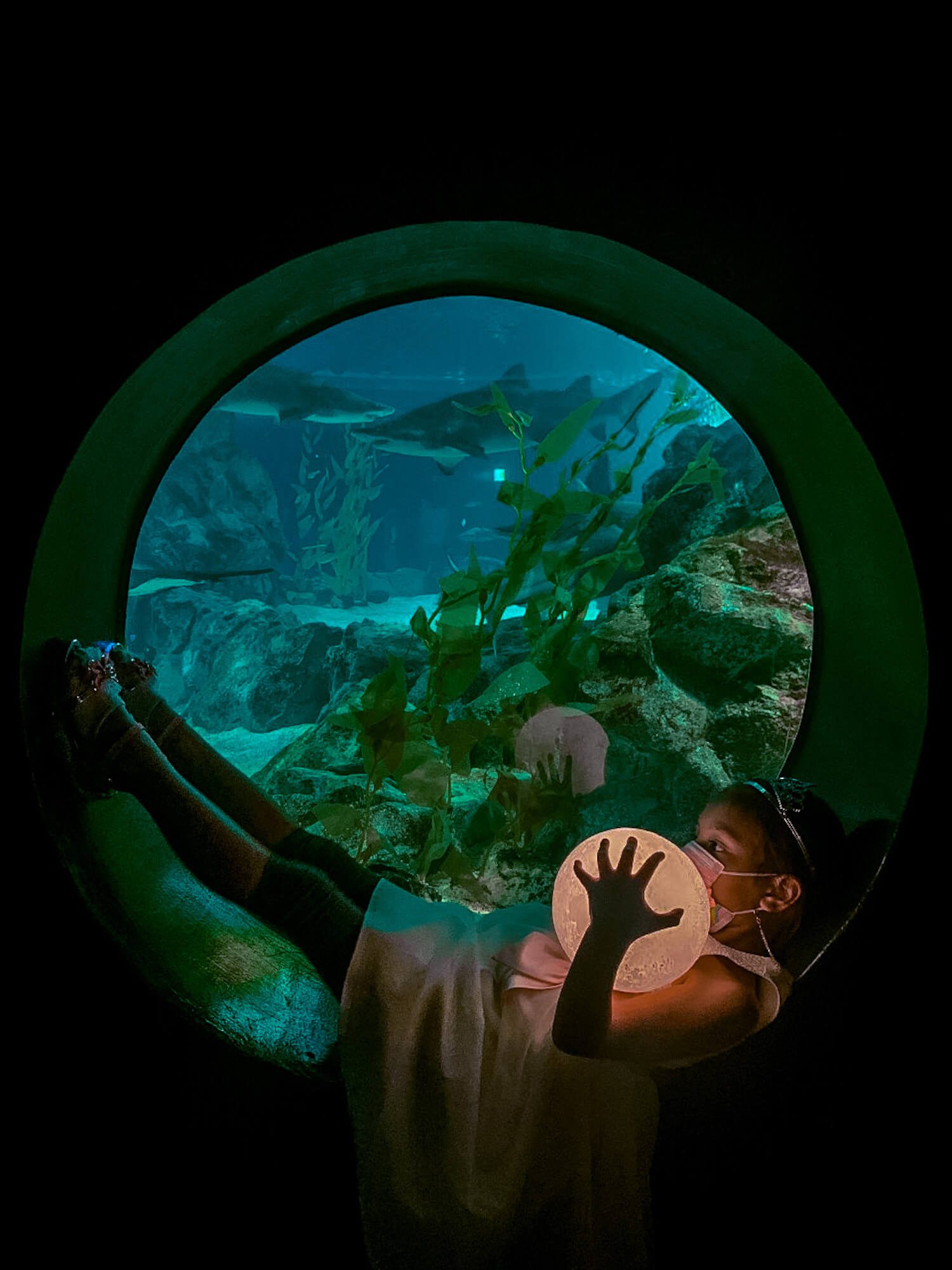 girl at lotte world aquarium