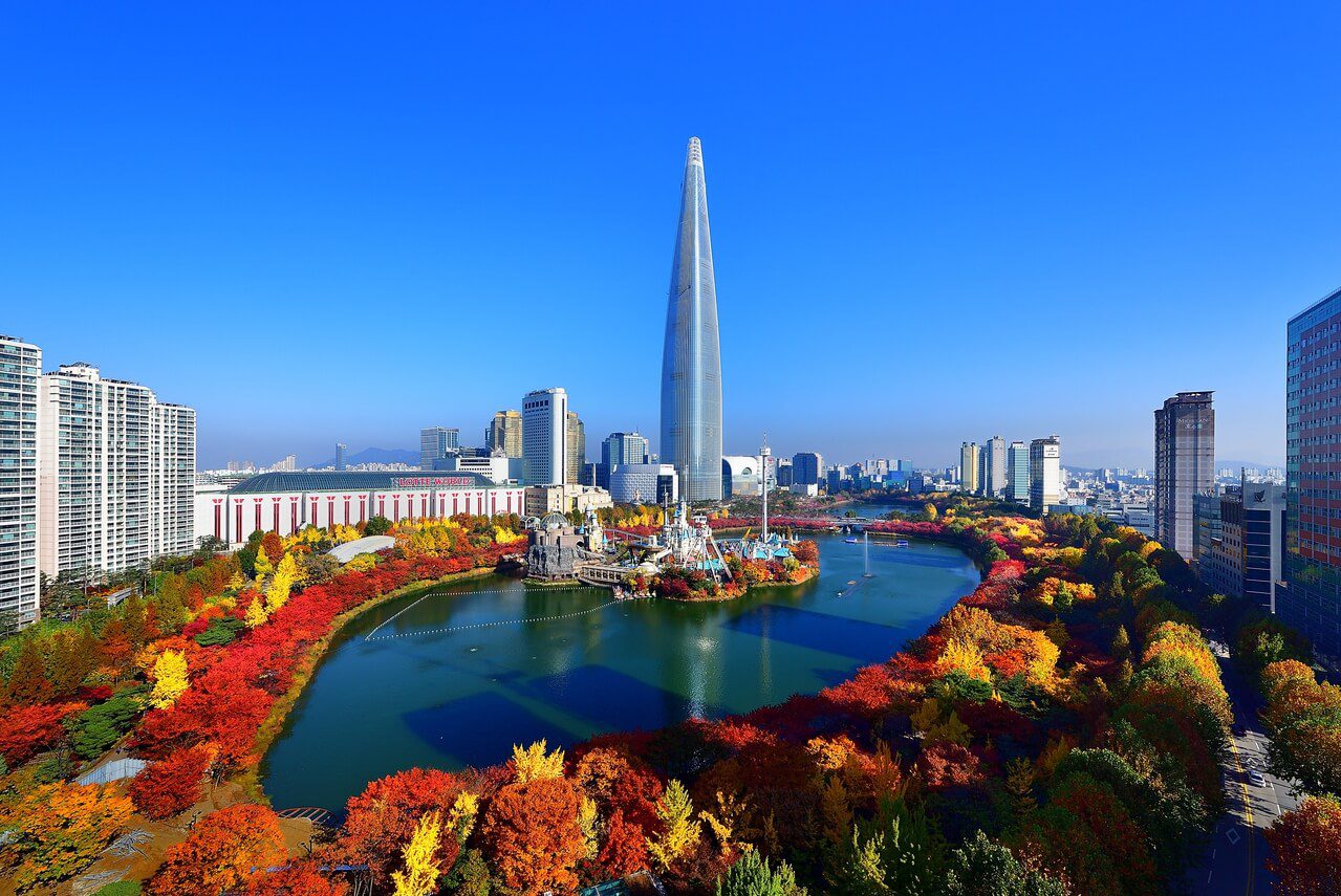 where to stay in seoul | seokchon lake, jamsil in autumn
