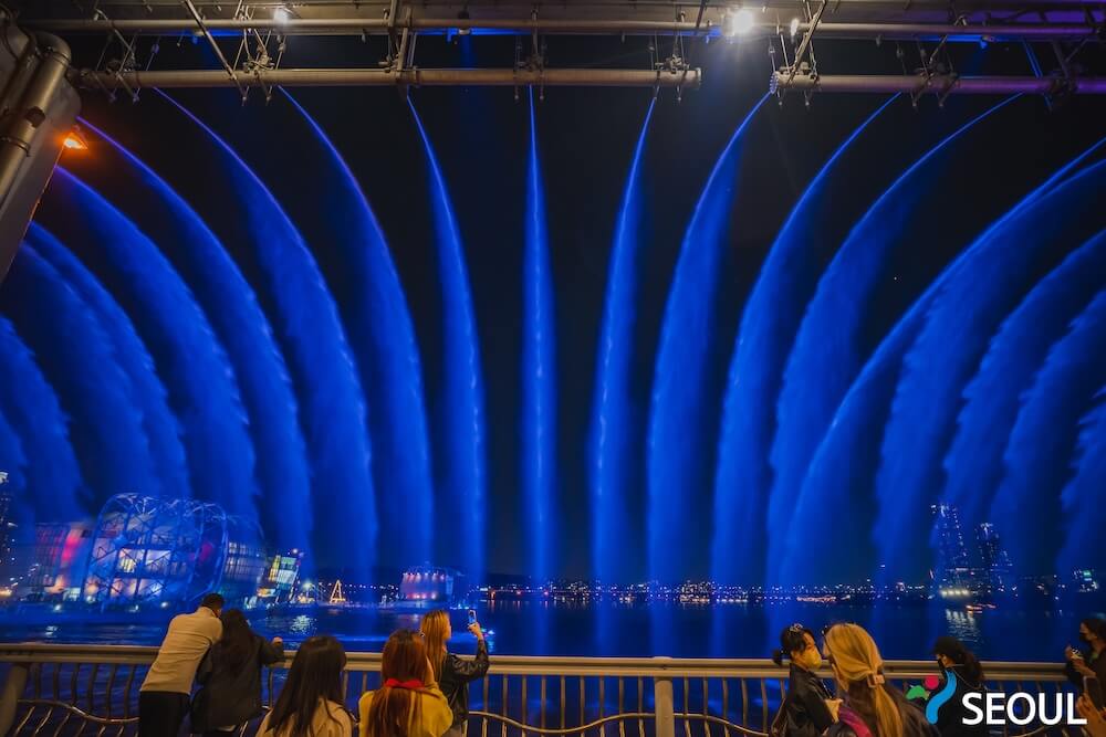 banpo bridge moonlight rainbow fountain