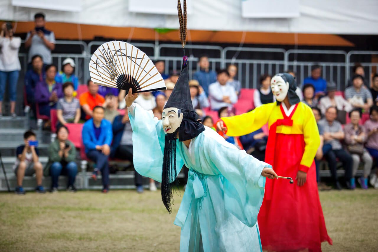 korea in june | gwanno mask dance at gangneung danoje festival