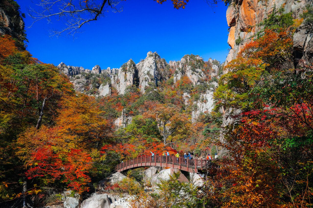 autumn in korea | seoraksan national park