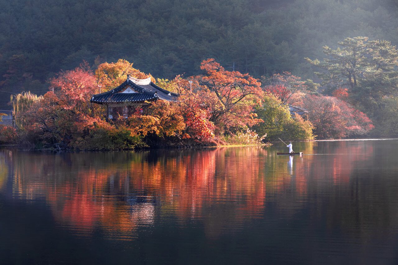autumn foliage miryang wiyangji pond