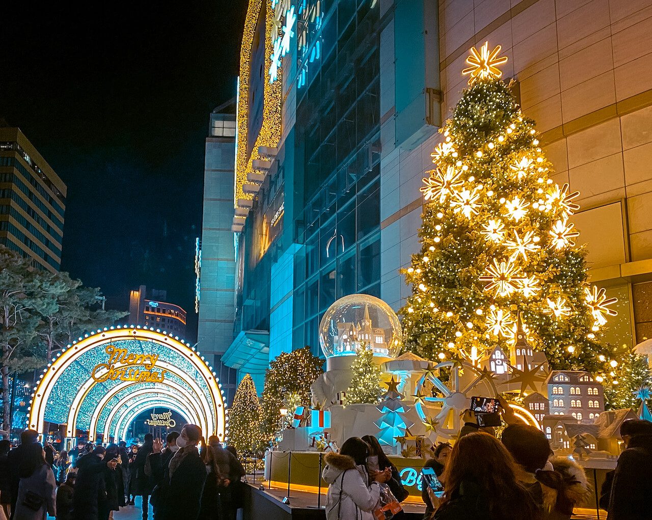 korea in december | myeongdong at christmas