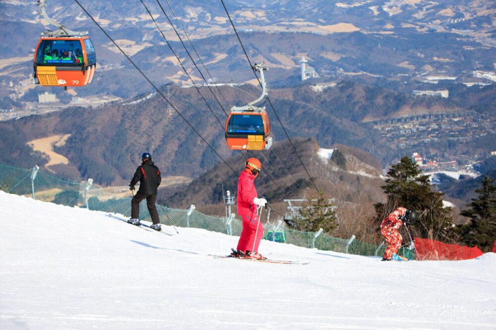 skiing at yongpyong resort in winter