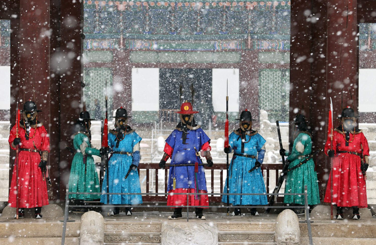 gyeongbokgung palace in snow