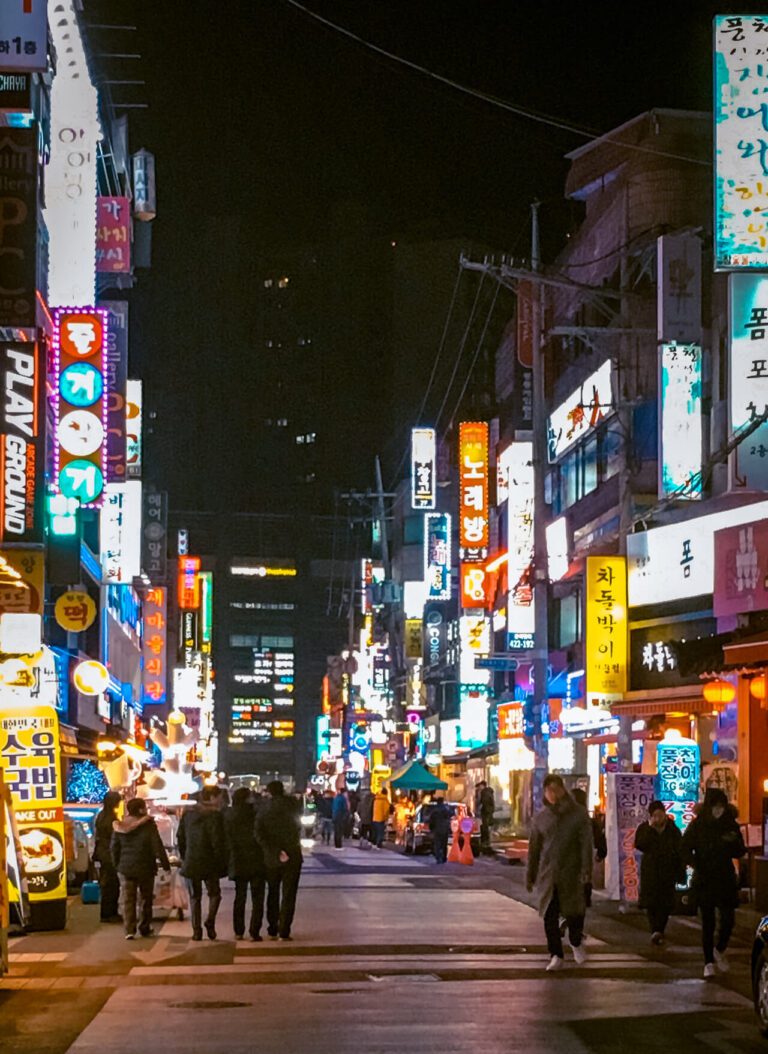 korea in february | jamsilsaenae at night