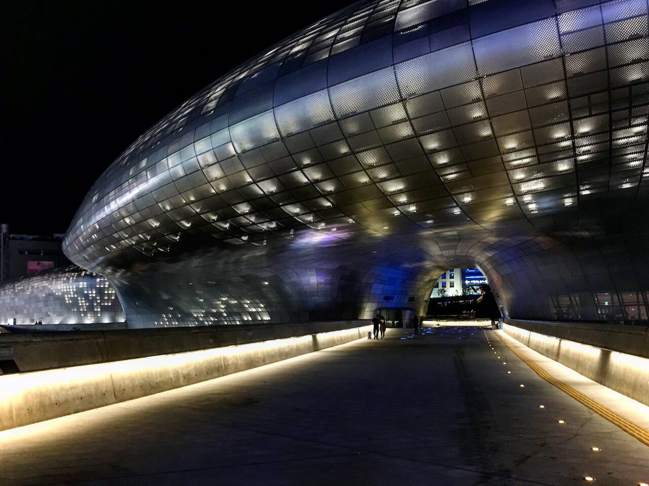dongdaemun design plaza seoul korea