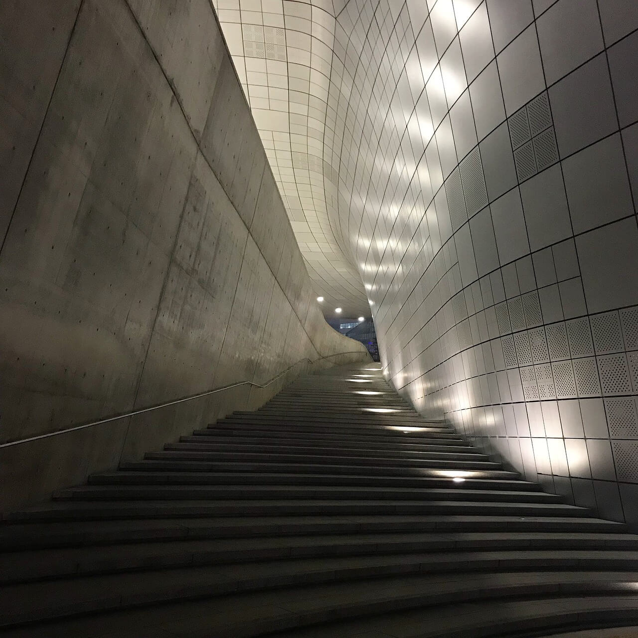cave stairs | dongdaemun design plaza