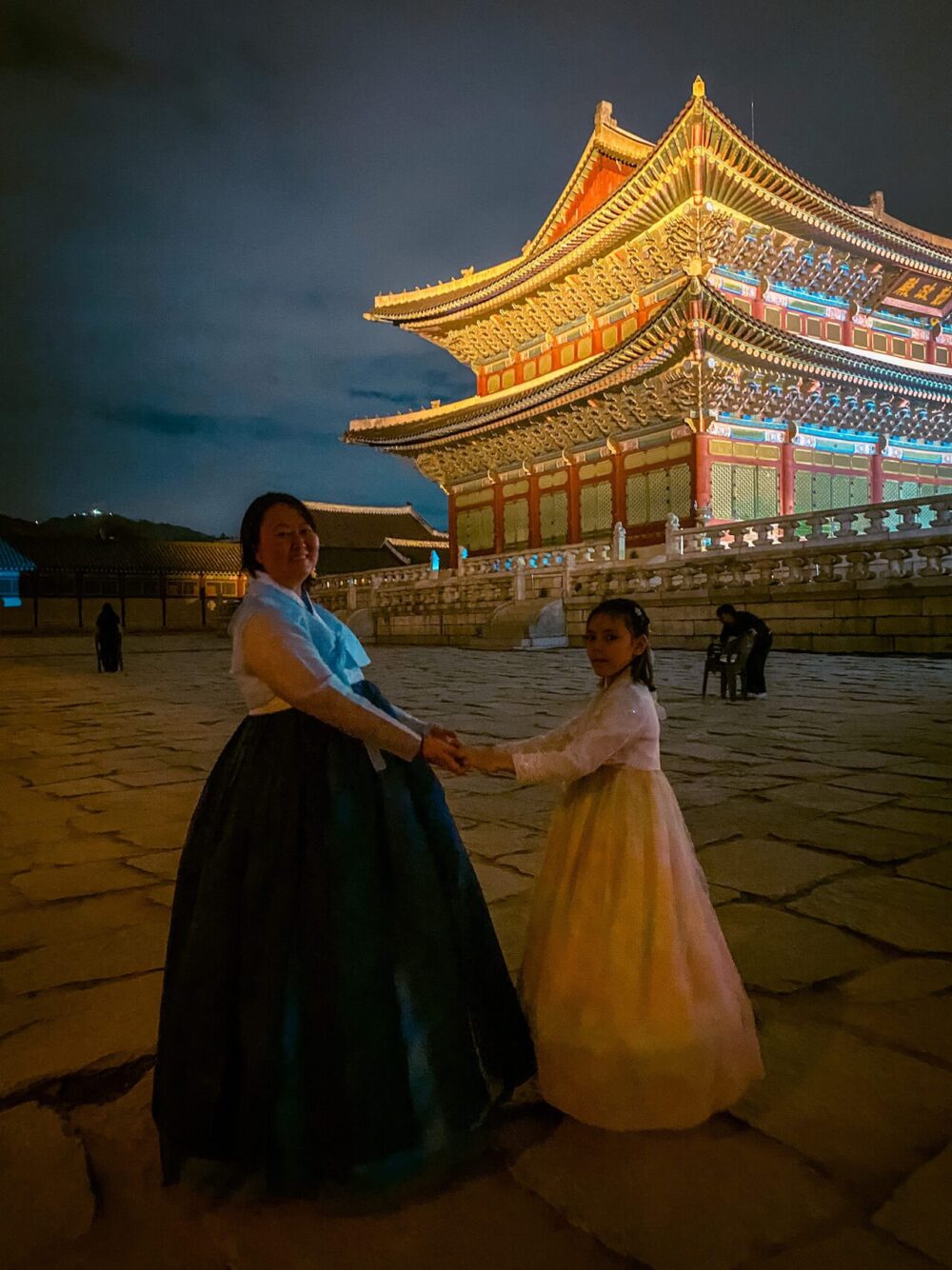 gyeongbokgung at night