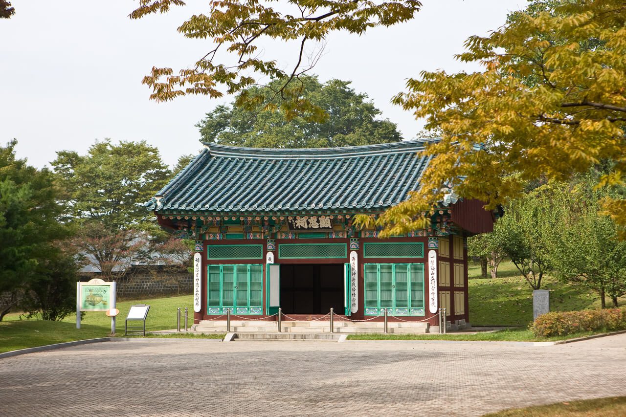 hyeonchungsa shrine | asan ginkgo tree road
