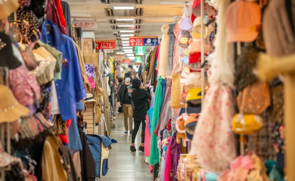 affordable shopping in seoul | dongdaemun shopping complex