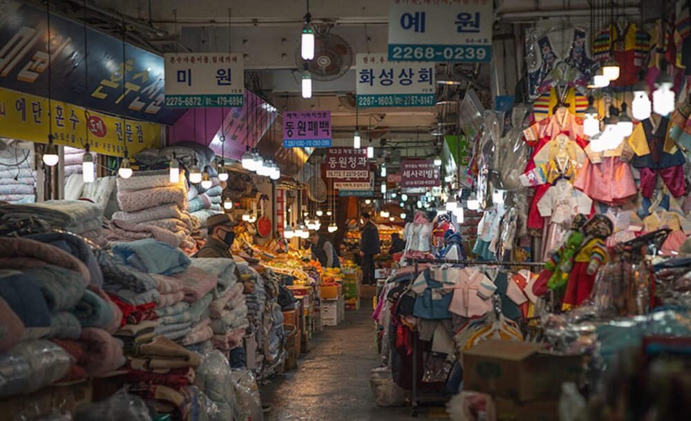 budget shopping in seoul | gwangjang market