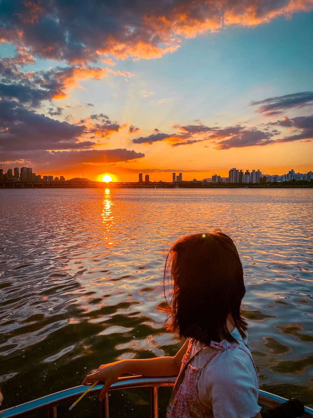 sunset at jamsil hangang park