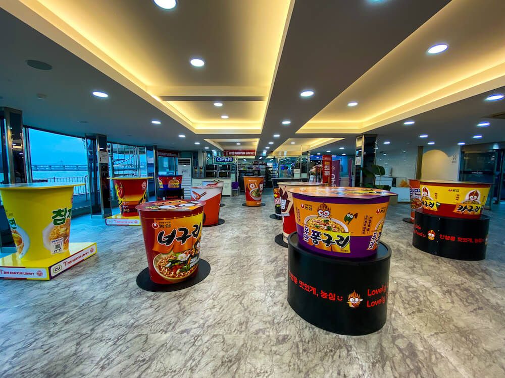 cup ramyeon tables at the ramyun library