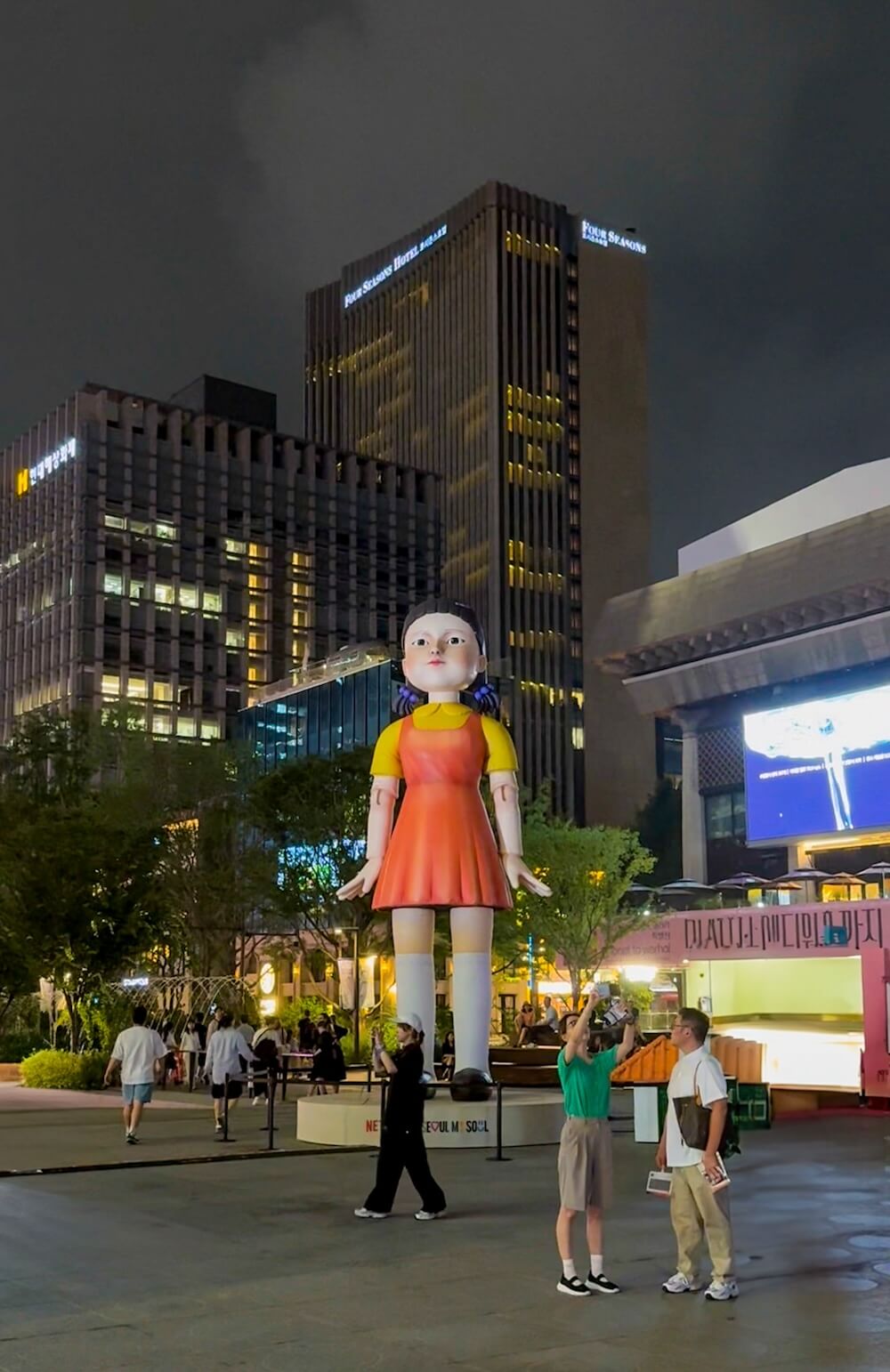 squid game pop-up gwanghwamun square seoul