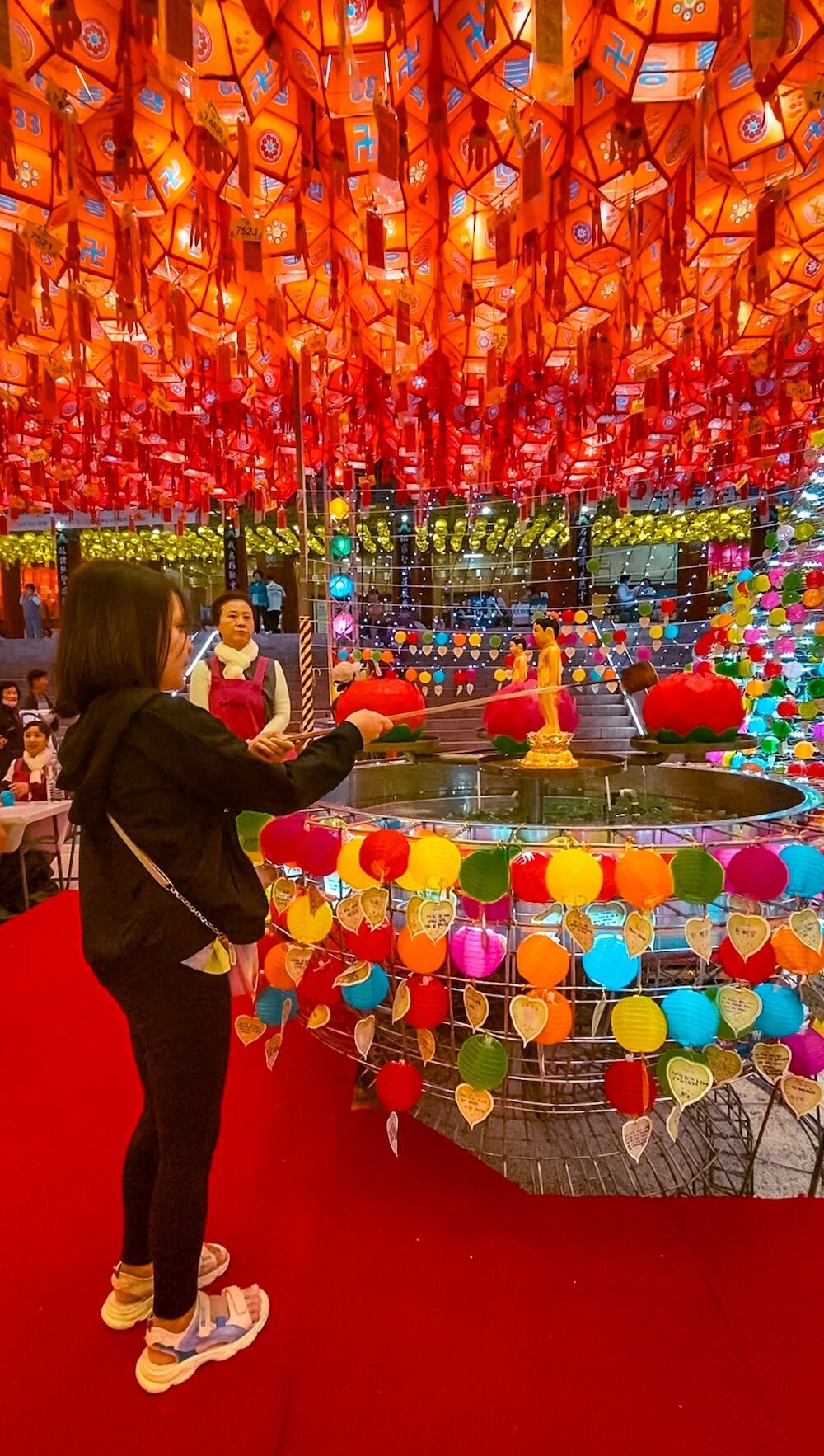 samgwangwa temple lotus lantern festival