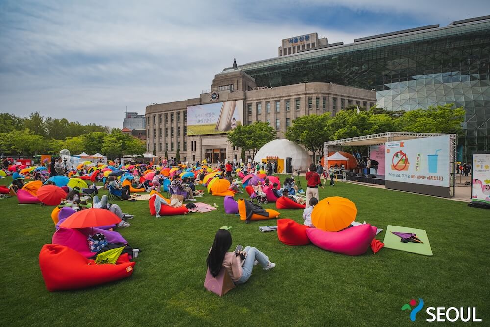 korea in september | seoul outdoor library 