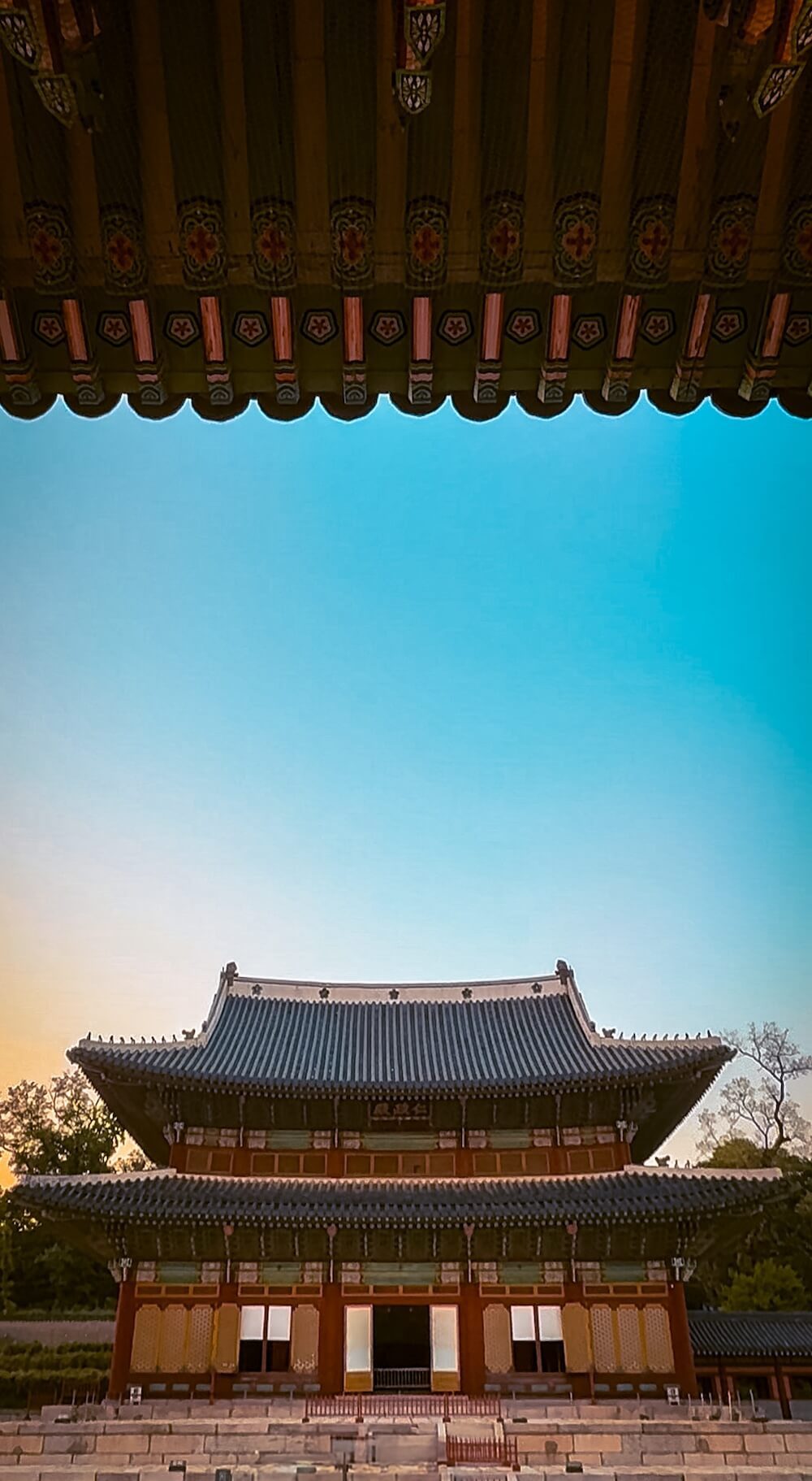 Injeongjeon Hall at Changdeokgung at night.