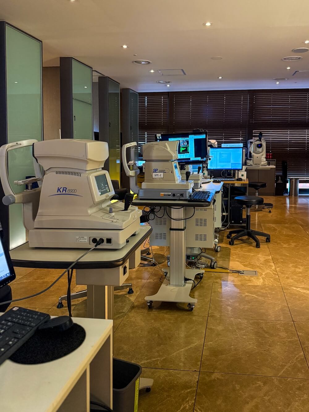 Bright Eye Clinic in Seoul | Vision Correction in Korea for Foreigners you can Trust 22 diagnostic equipment at bright eye clinic in seoul