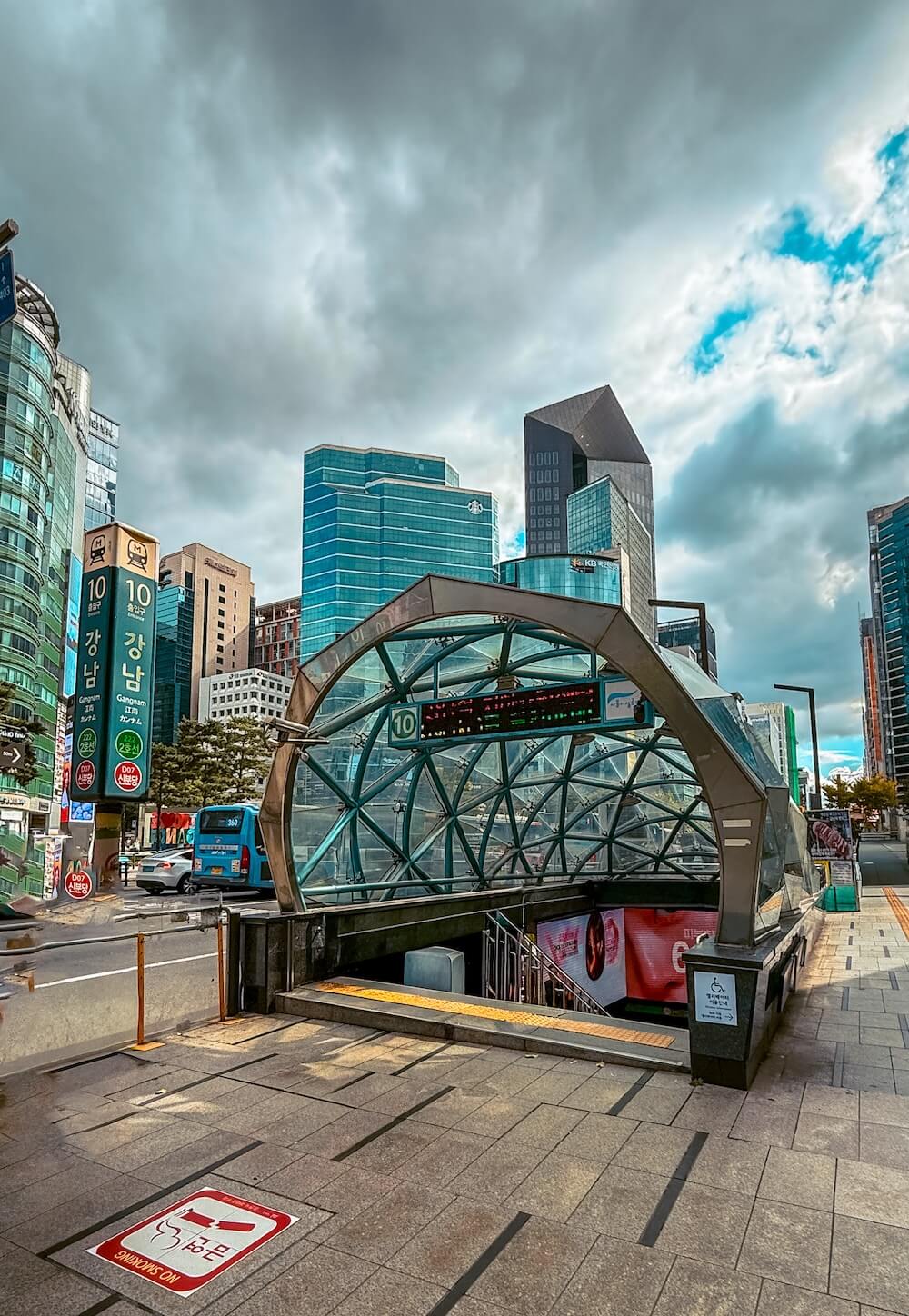 Bright Eye Clinic in Seoul | Vision Correction in Korea for Foreigners you can Trust 31 gangnam station exit 10 in seoul korea