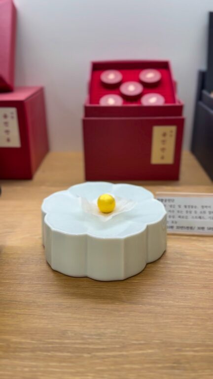 herbal remedies at a korean haniwon